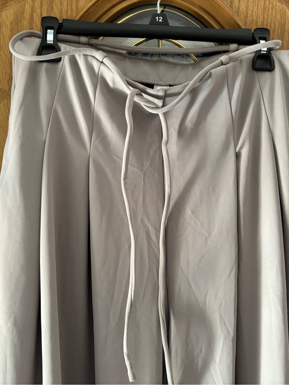 HALARA Light Gray Wide-Leg Drawstring Men’s Pants - Flowing Silhouette - Picture 2 of 5